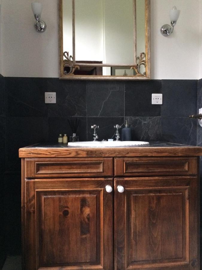 ฮาร์ลิงตัน แมเนอร์ Bed & Breakfast Harlington  ภายนอก รูปภาพ