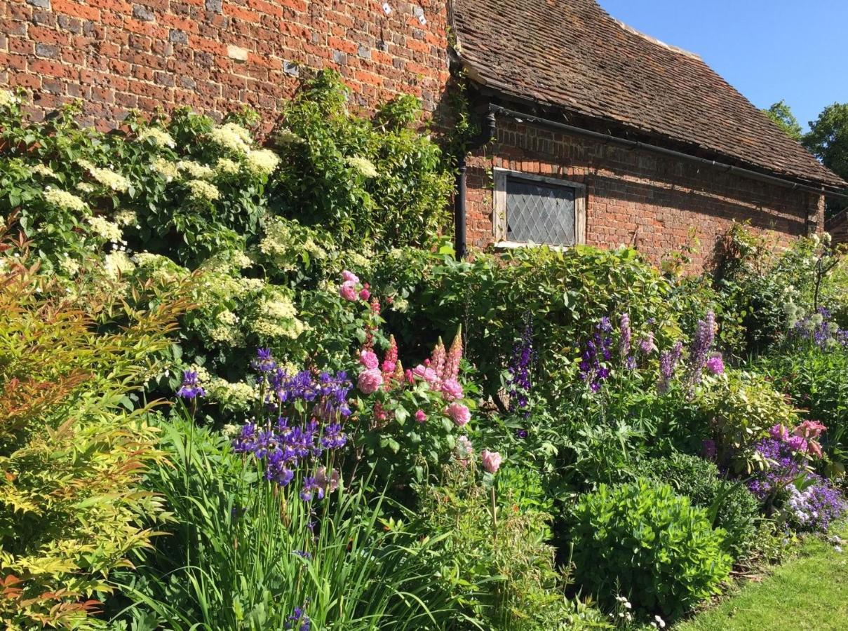 ฮาร์ลิงตัน แมเนอร์ Bed & Breakfast Harlington  ภายนอก รูปภาพ