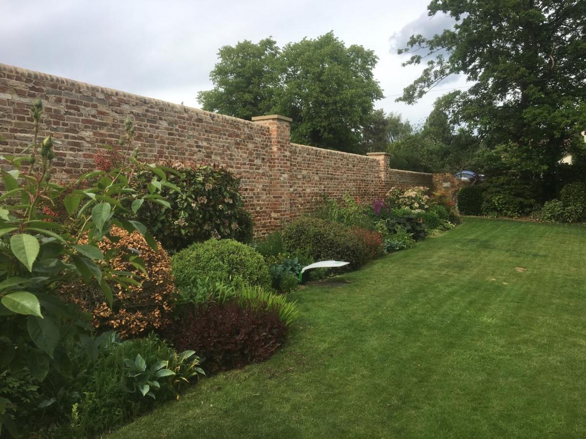 ฮาร์ลิงตัน แมเนอร์ Bed & Breakfast Harlington  ภายนอก รูปภาพ